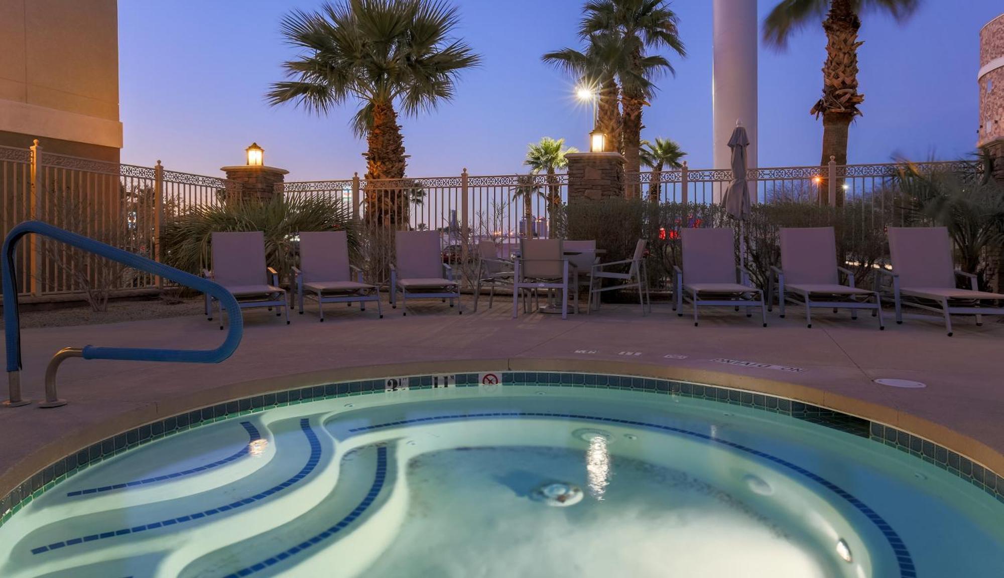 Holiday Inn Express Las Vegas Stadium Area By Ihg Exterior foto